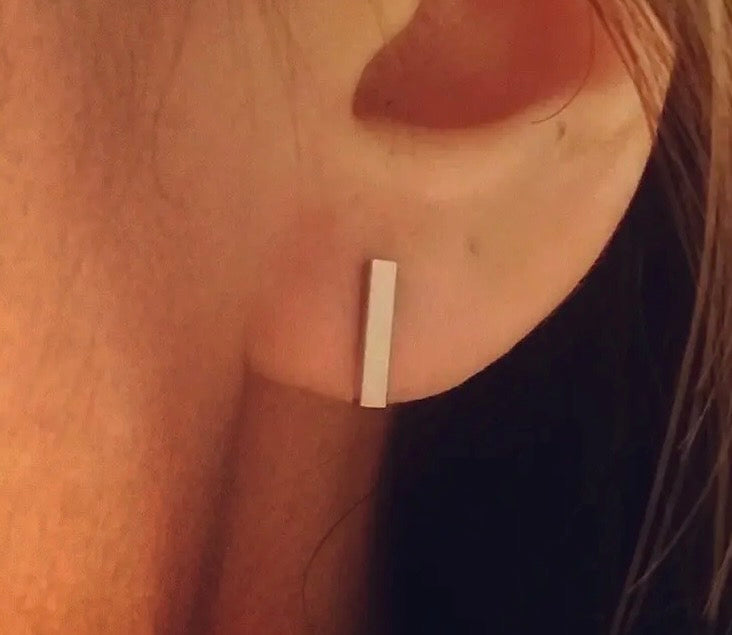 Essential Bar Earrings – Short