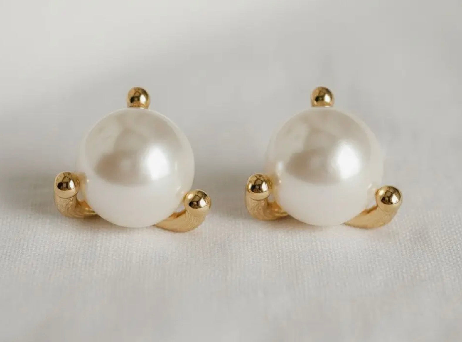 Soft Glow Pearl Stud Earrings